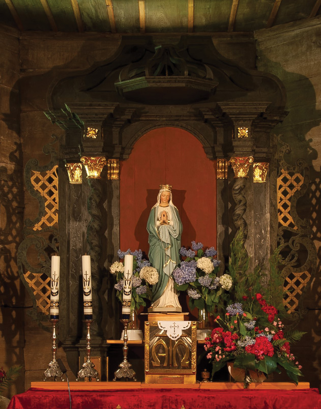 Altar with pulpit